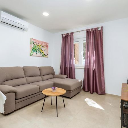 Apartment Lorilu Pula Exterior foto