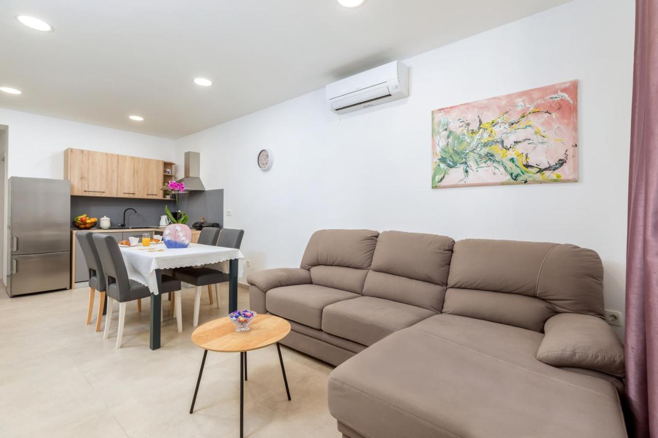 Apartment Lorilu Pula Exterior foto